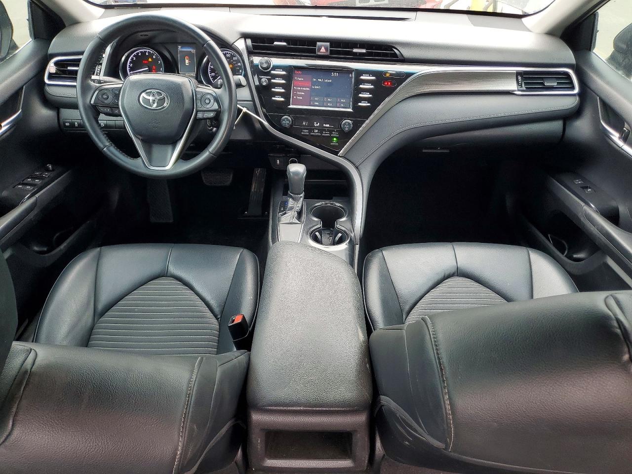 2018 TOYOTA CAMRY SE photo 8