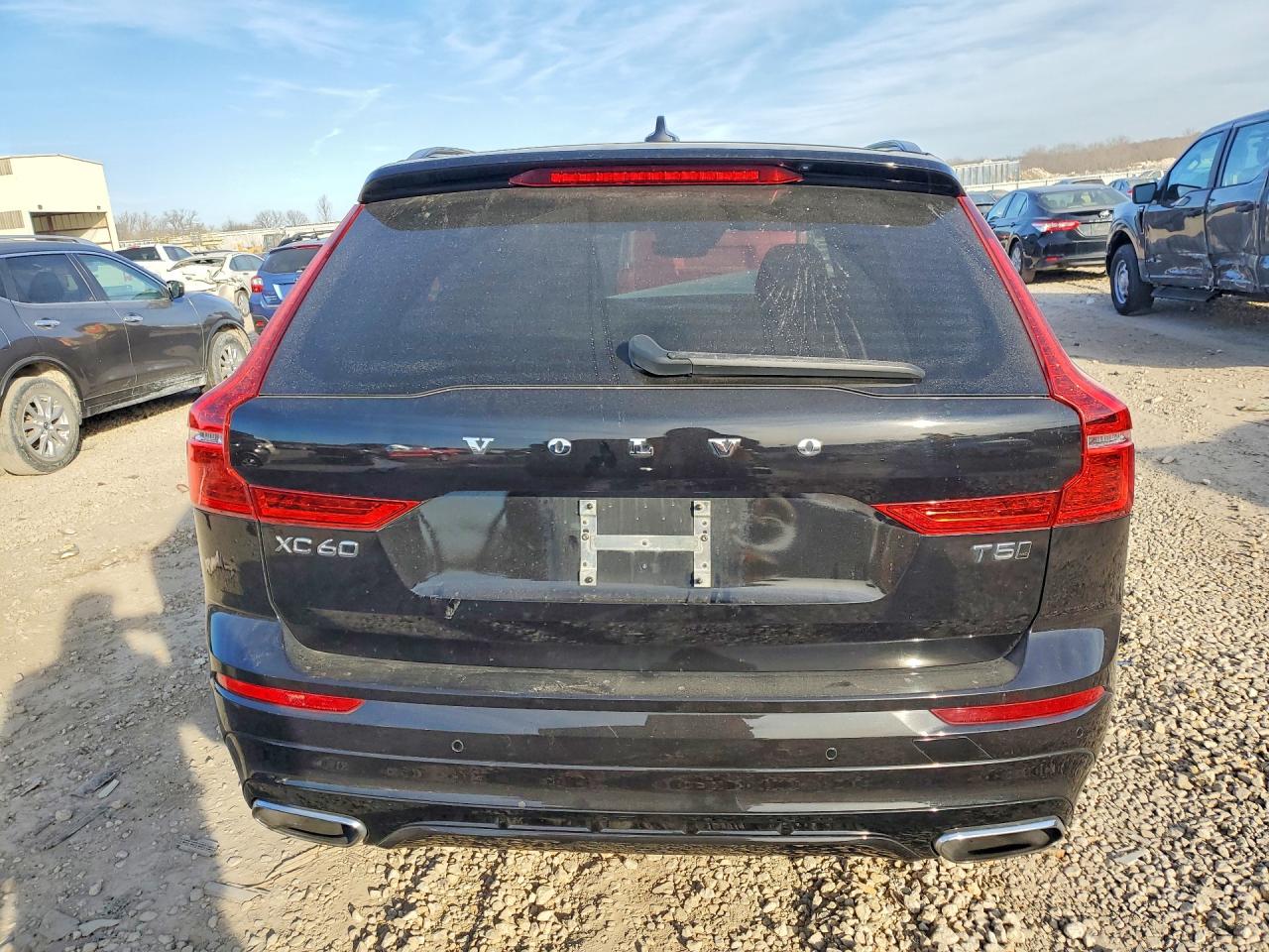 2021 VOLVO XC60 T5 R-DESIGN photo 16