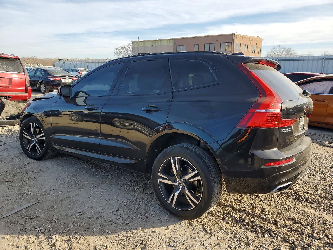 2021 VOLVO XC60 T5 R-DESIGN photo 4