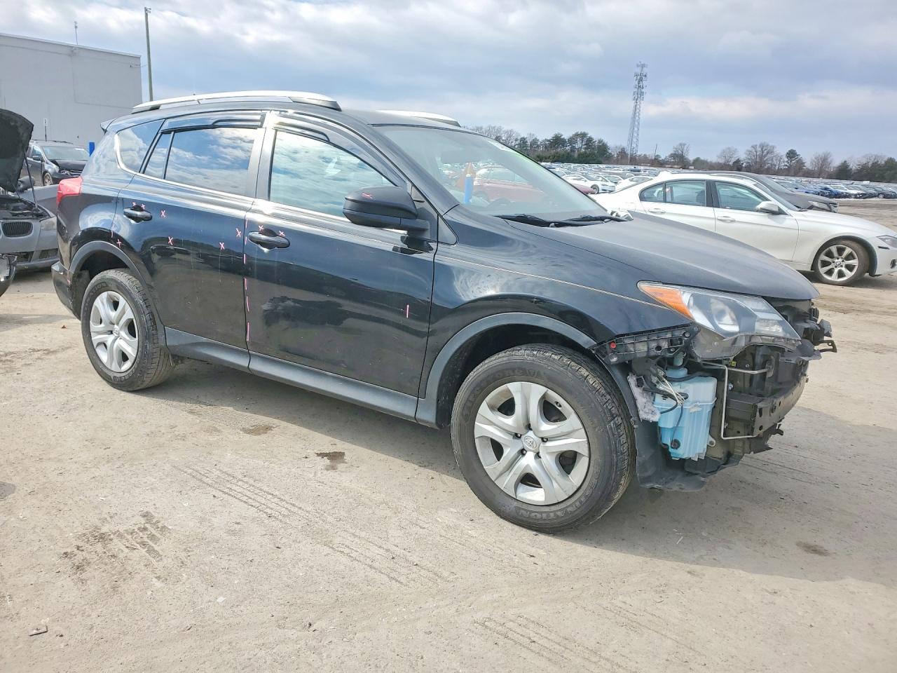 2015 TOYOTA RAV4 LE photo 4