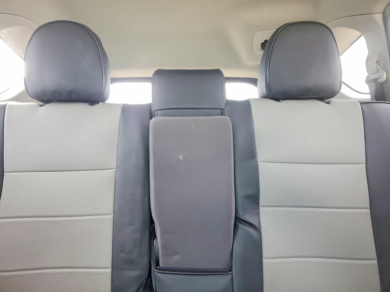 2015 TOYOTA RAV4 LE photo 10