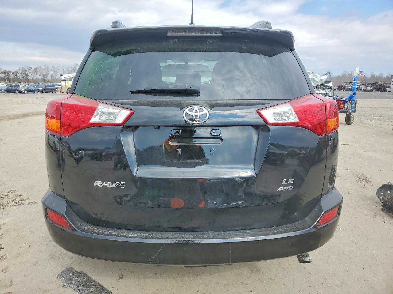 2015 TOYOTA RAV4 LE photo 6