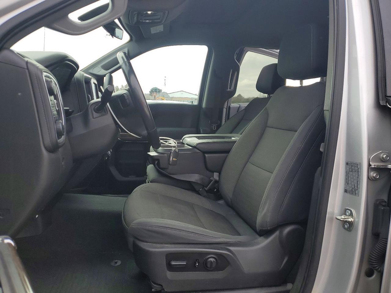 2019 CHEVROLET SILVERADO K1500 RST photo 13