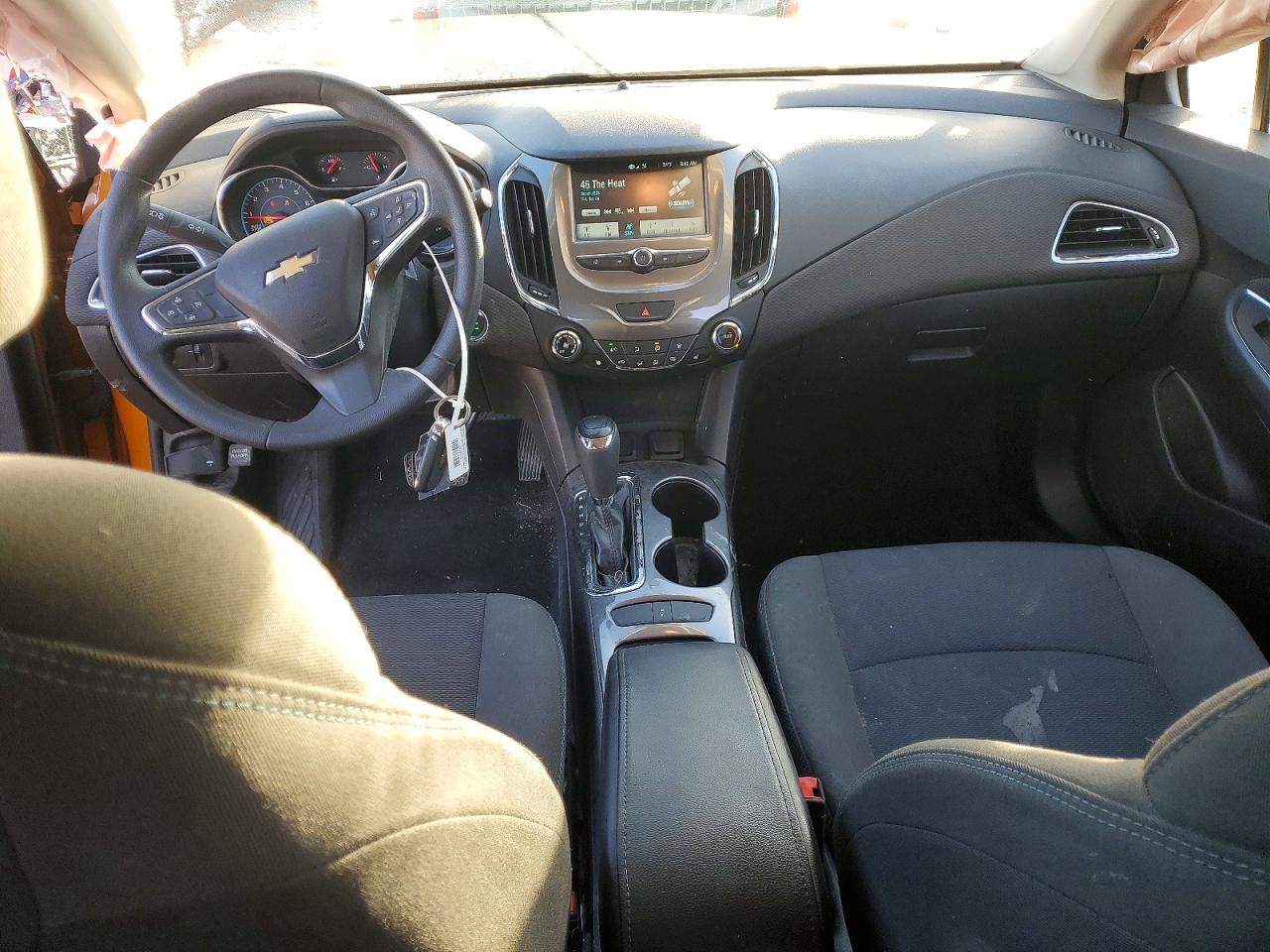 2017 CHEVROLET CRUZE LT photo 8