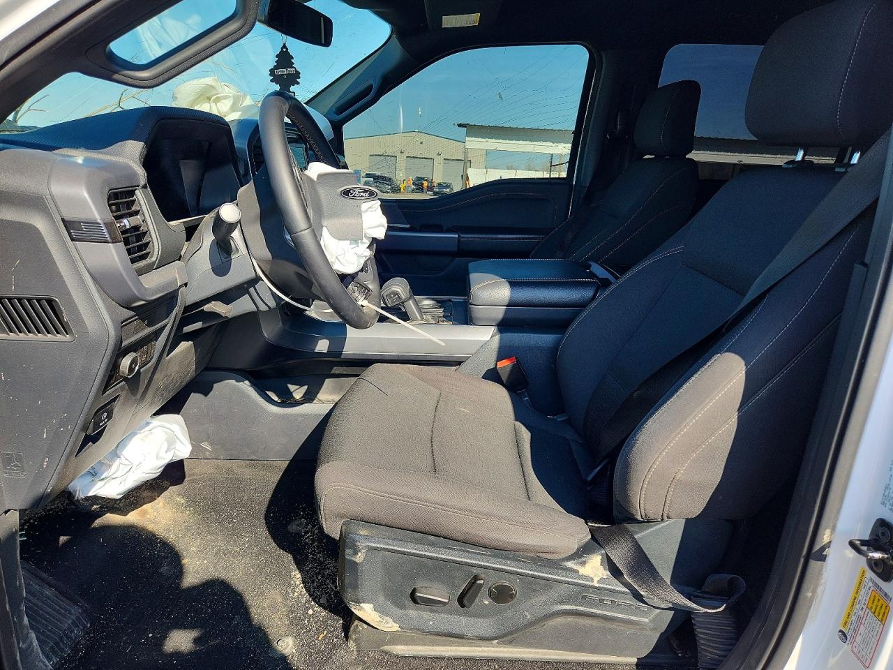 2025 FORD F150 XLT photo 13