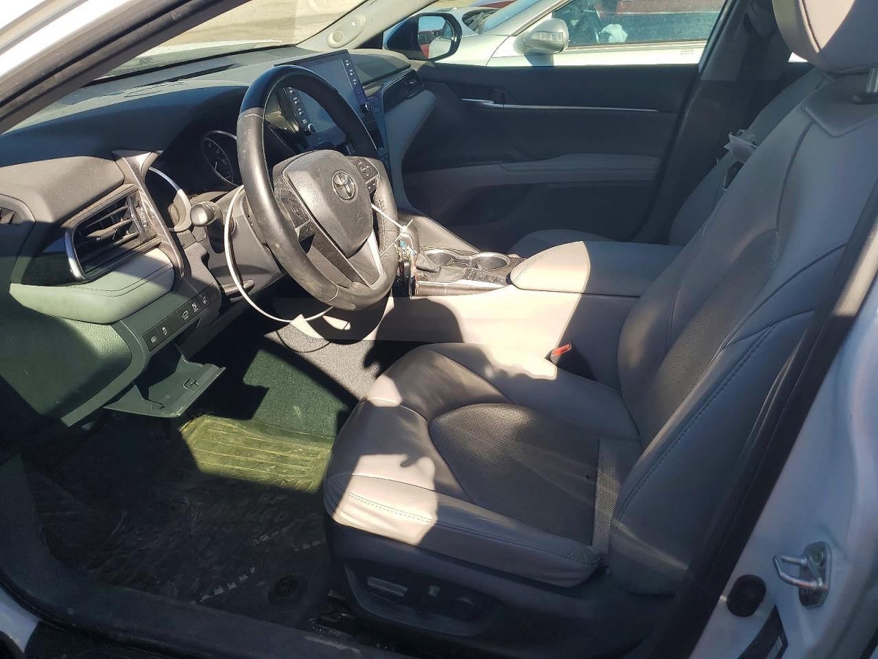 2024 TOYOTA CAMRY XLE photo 7