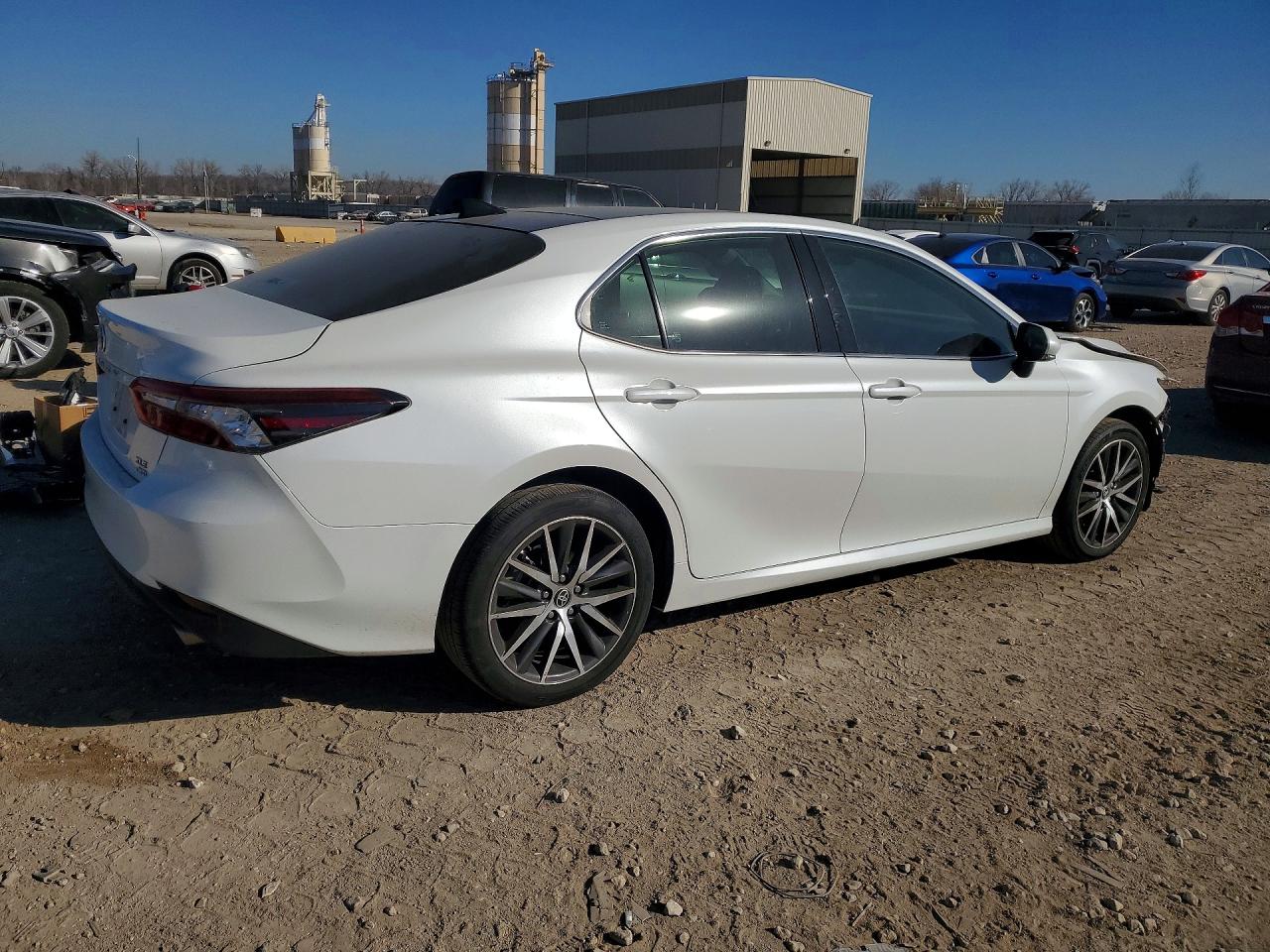 2024 TOYOTA CAMRY XLE photo 3