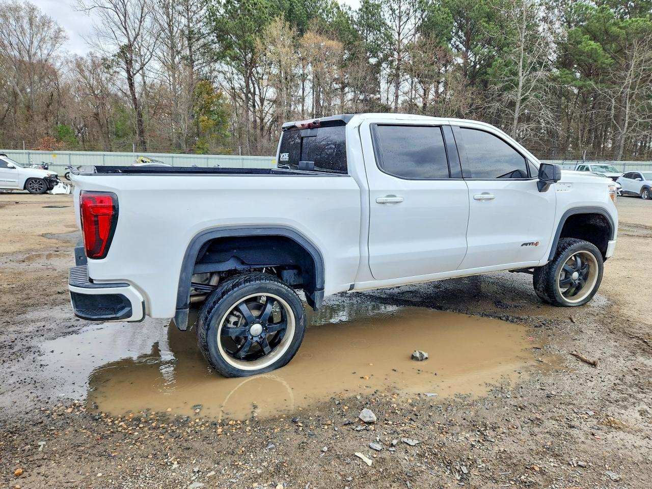 2021 GMC SIERRA K1500 AT4 photo 3