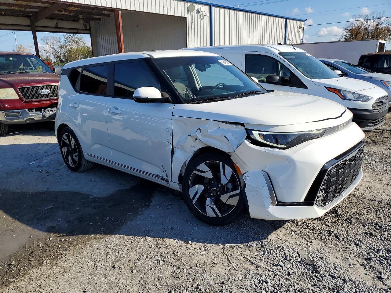 2025 KIA SOUL GT-LINE photo 4