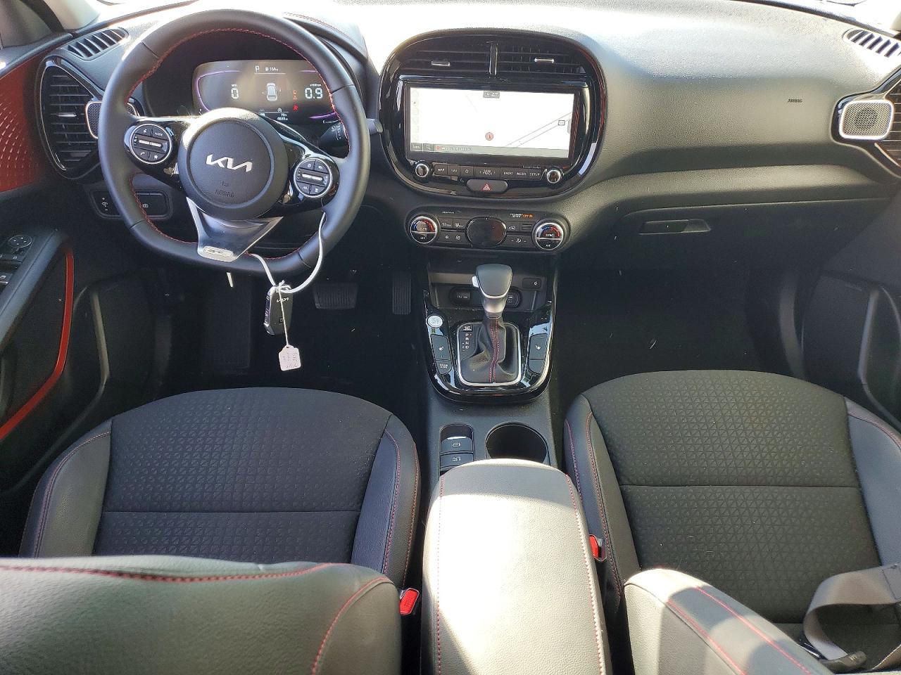 2025 KIA SOUL GT-LINE photo 8