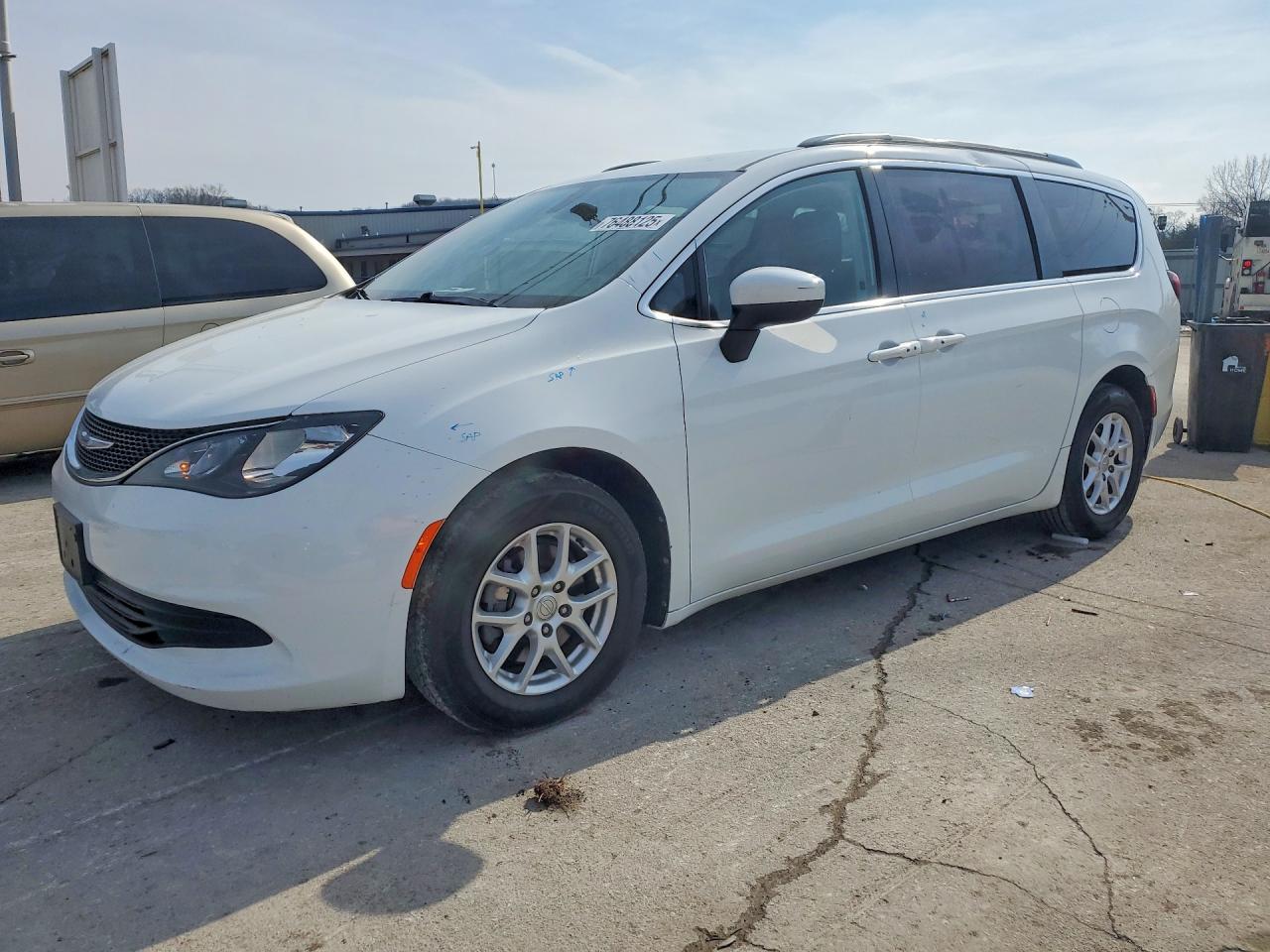 2020 CHRYSLER VOYAGER