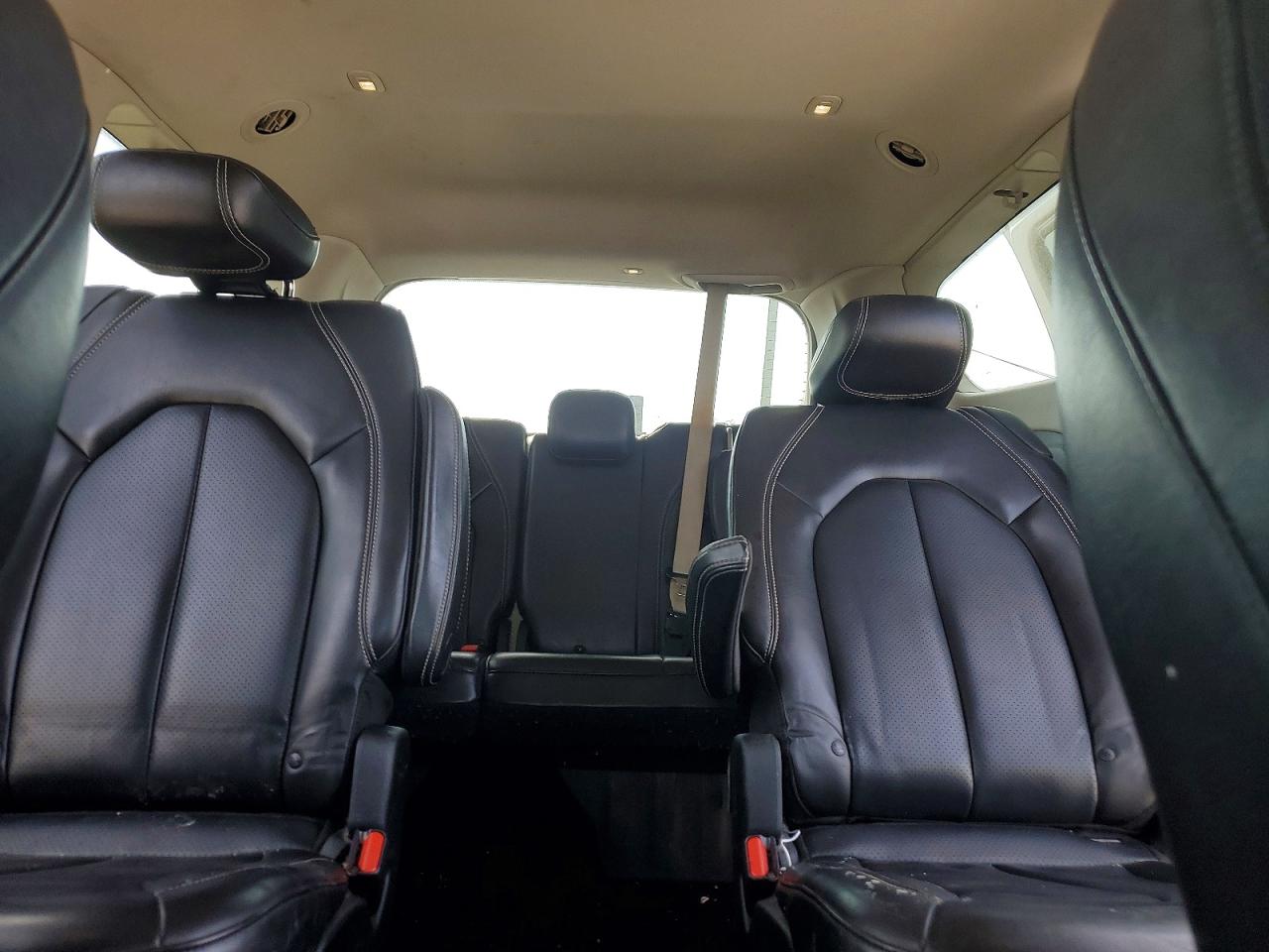 2020 CHRYSLER VOYAGER LXI photo 10