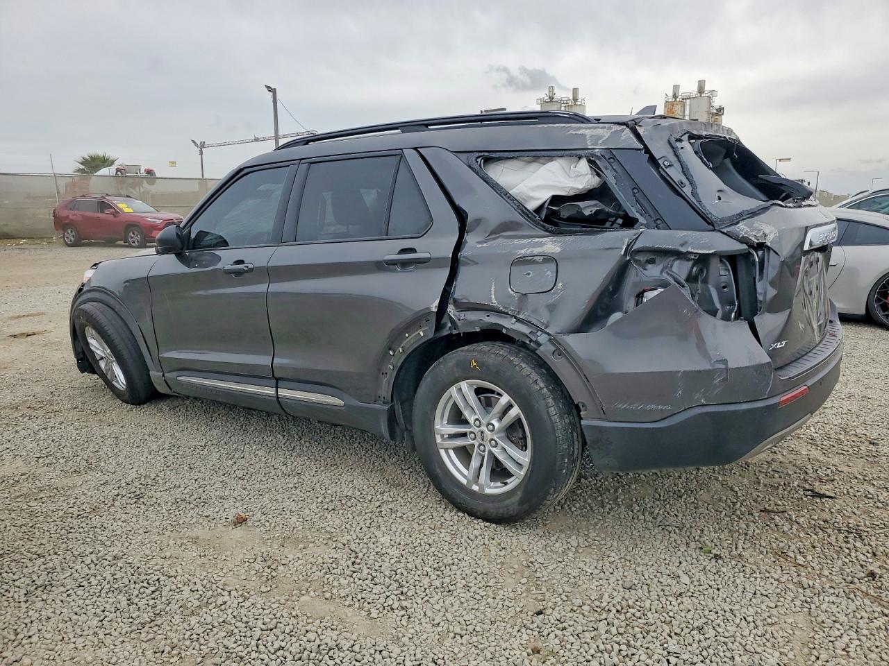 2020 FORD EXPLORER XLT photo 4