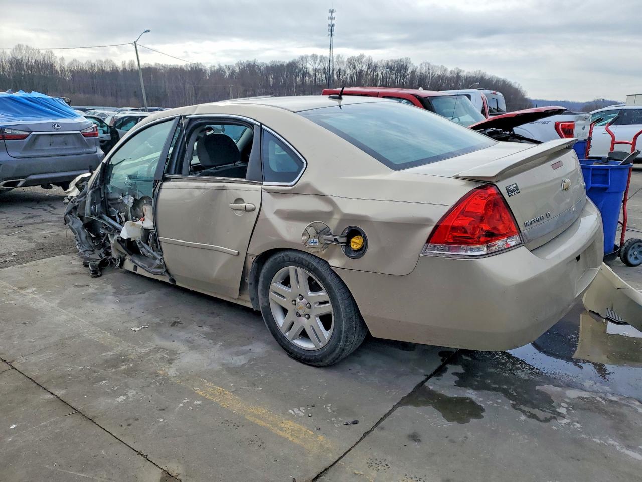 2011 CHEVROLET IMPALA LT photo 3