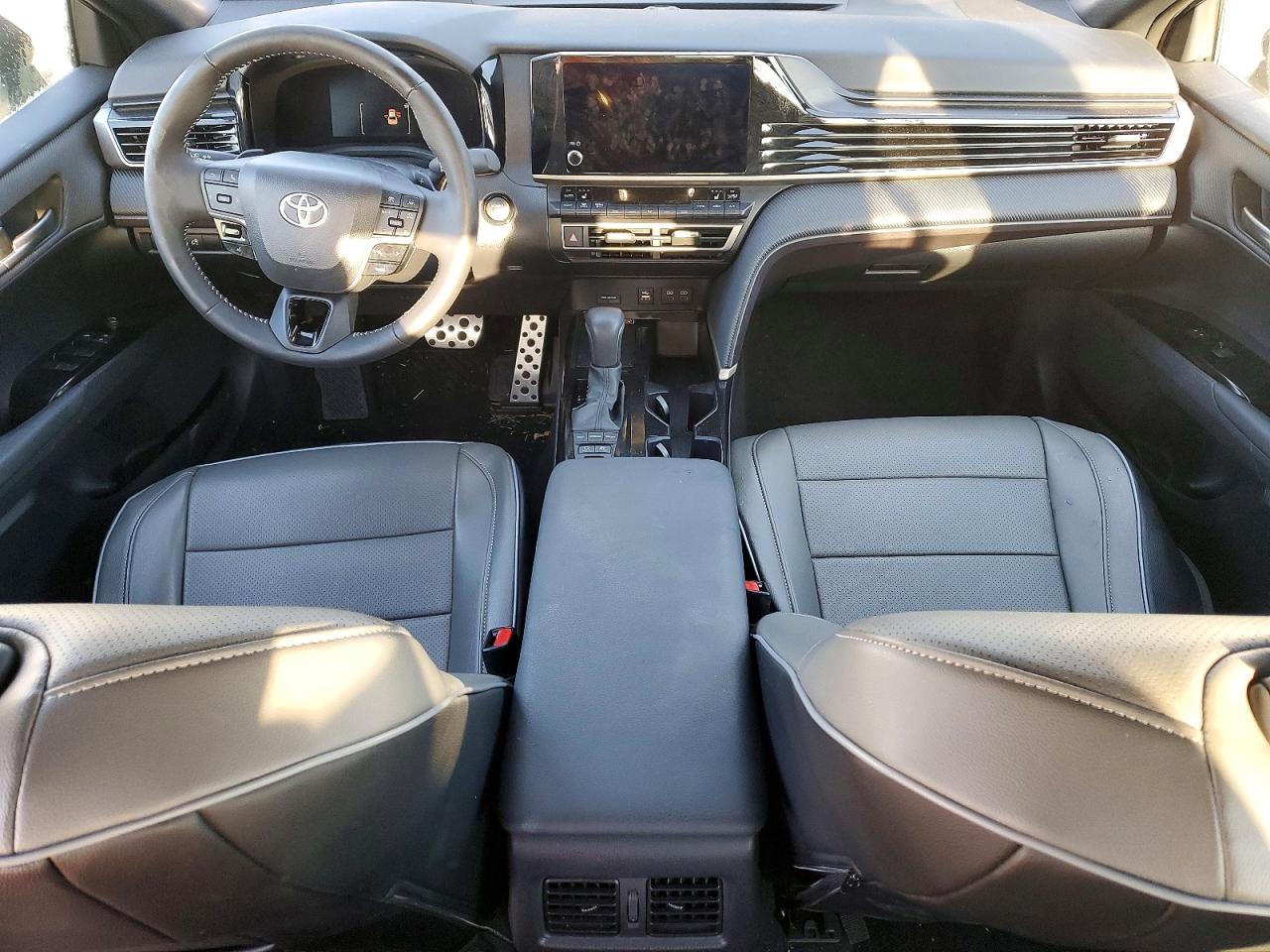 2025 TOYOTA CAMRY XSE photo 8