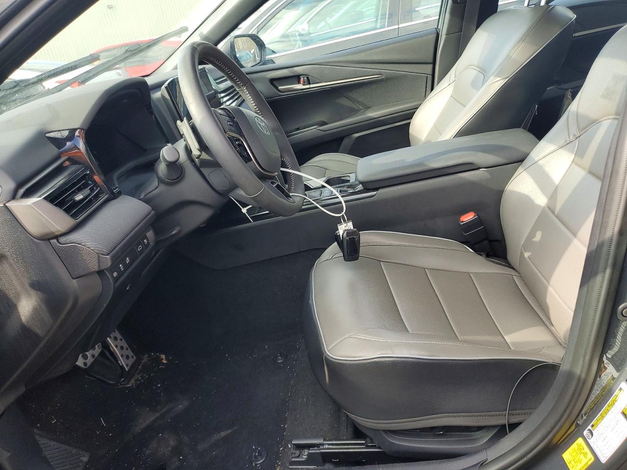 2025 TOYOTA CAMRY XSE photo 7