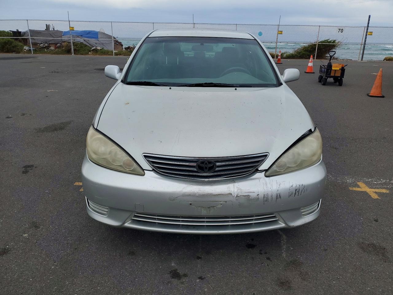 2005 TOYOTA CAMRY photo 5
