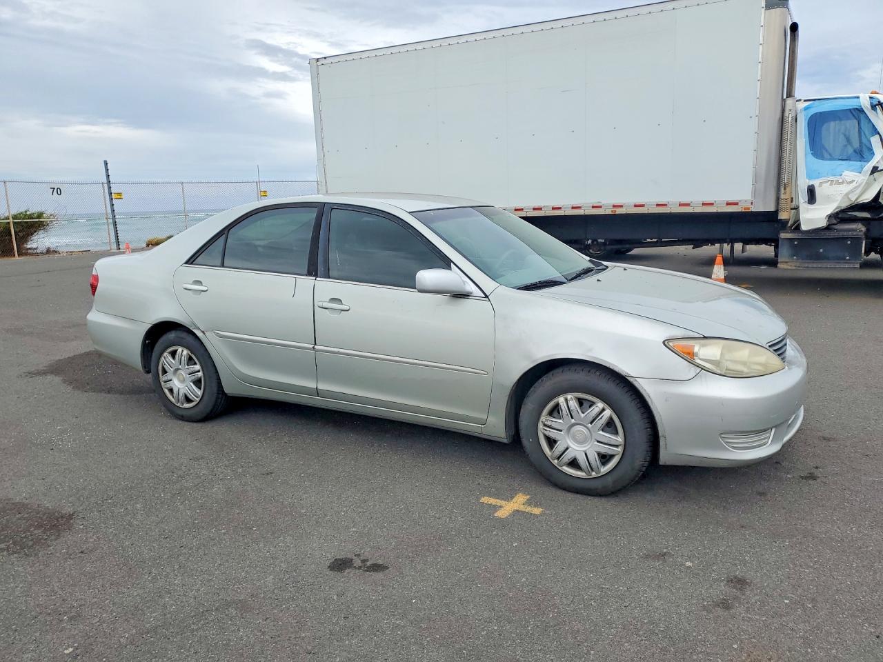 2005 TOYOTA CAMRY photo 4