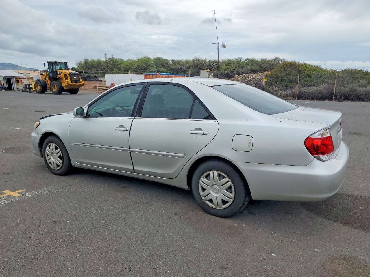 2005 TOYOTA CAMRY photo 2