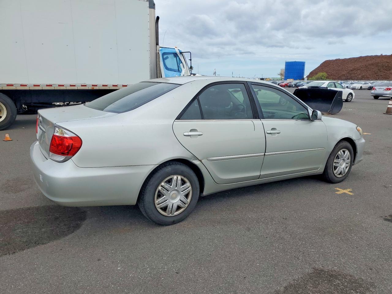 2005 TOYOTA CAMRY photo 3