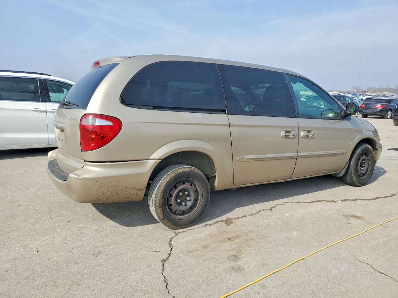 2003 CHRYSLER TOWN & COUNTRY photo 5