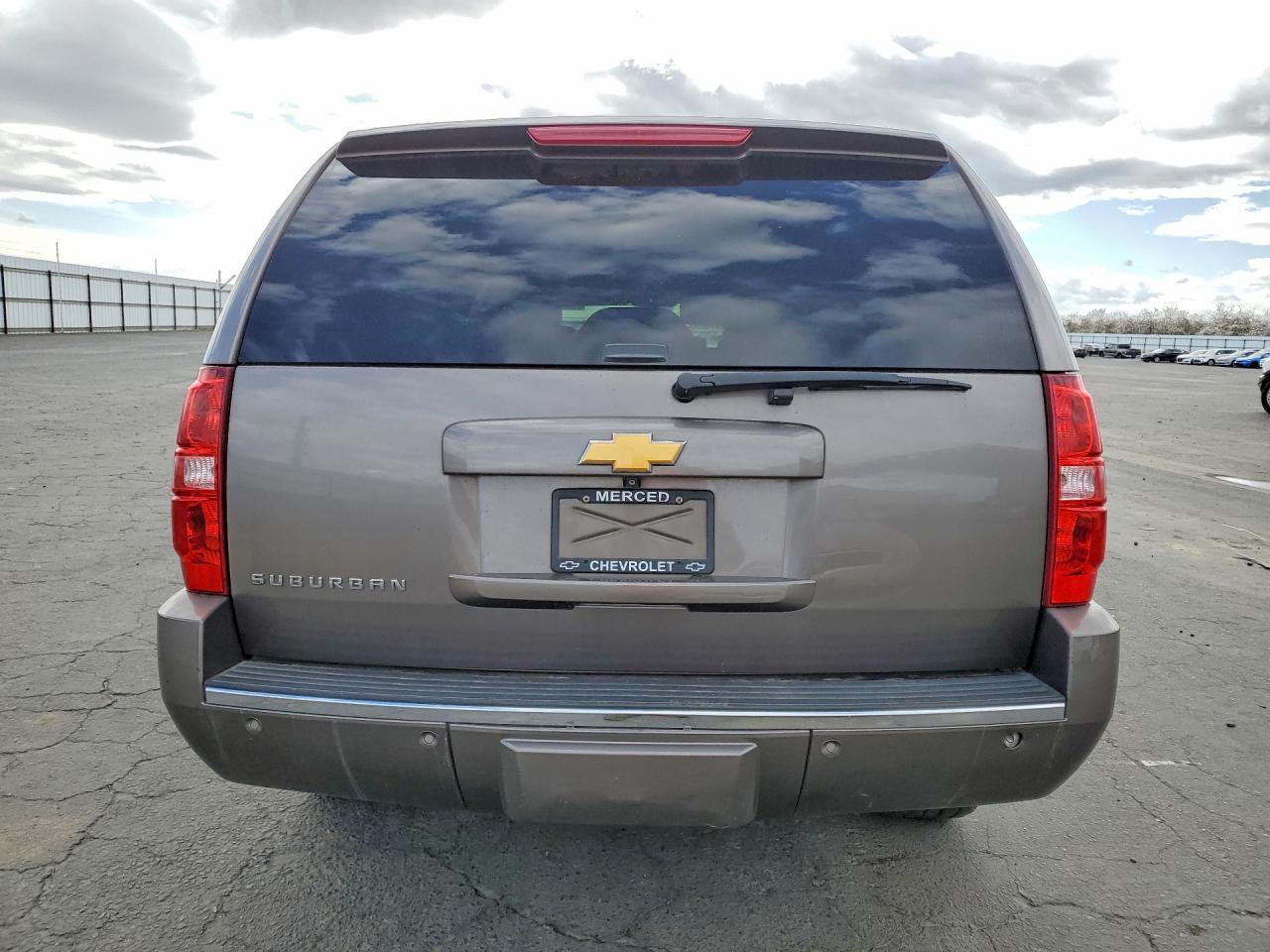 2013 CHEVROLET SUBURBAN K1500 LTZ photo 6