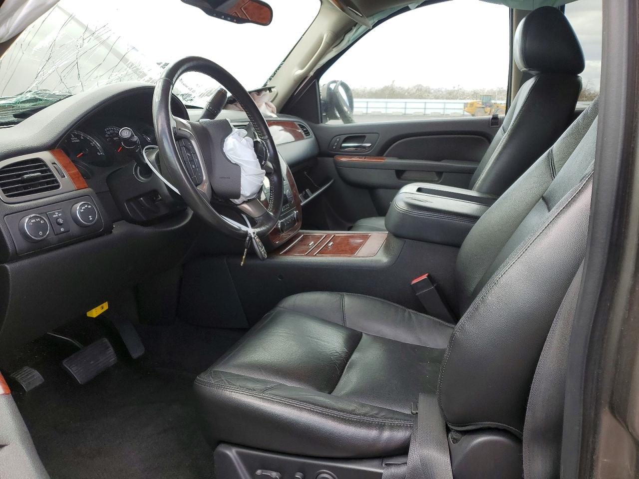2013 CHEVROLET SUBURBAN K1500 LTZ photo 7