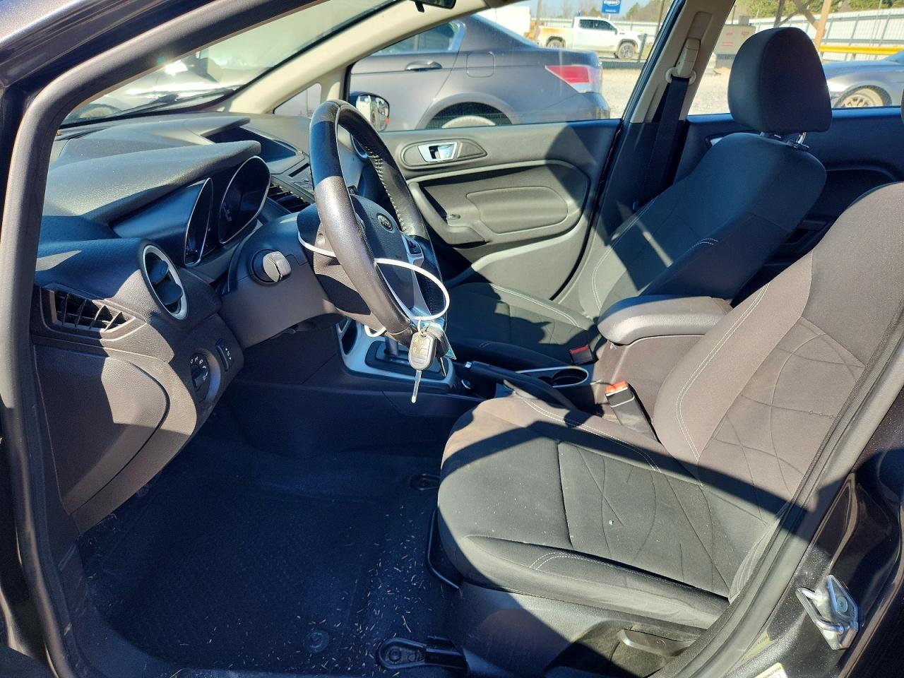 2015 FORD FIESTA SE photo 13