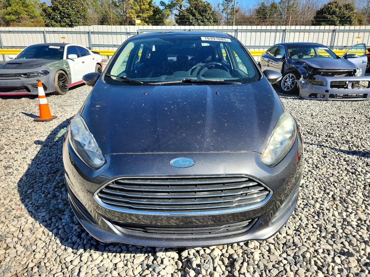 2015 FORD FIESTA SE photo 9