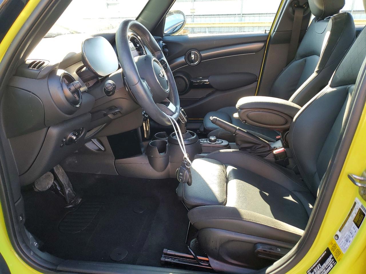 2024 MINI COOPER S photo 13