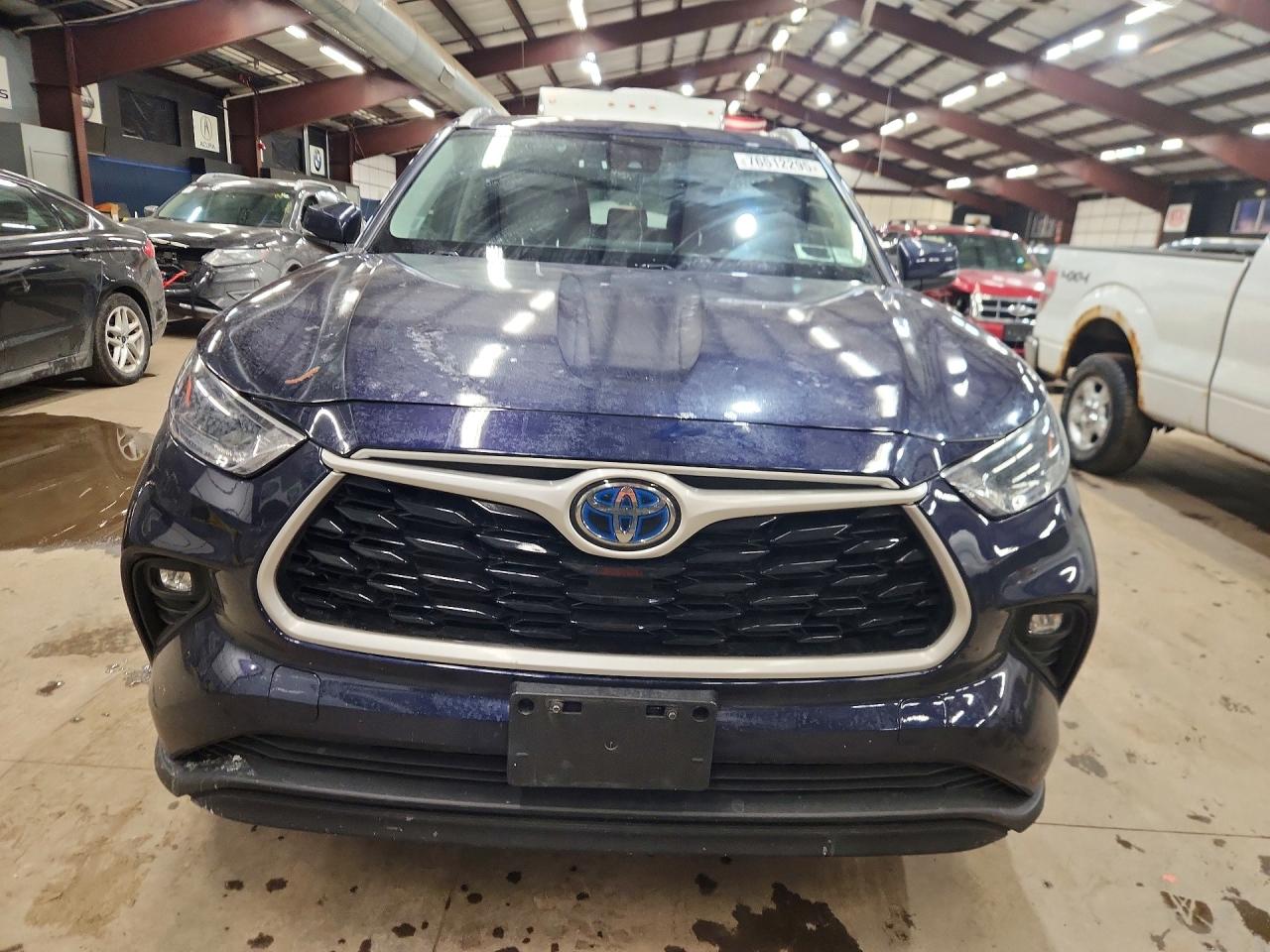 2022 TOYOTA HIGHLANDER HYBRID XLE photo 5
