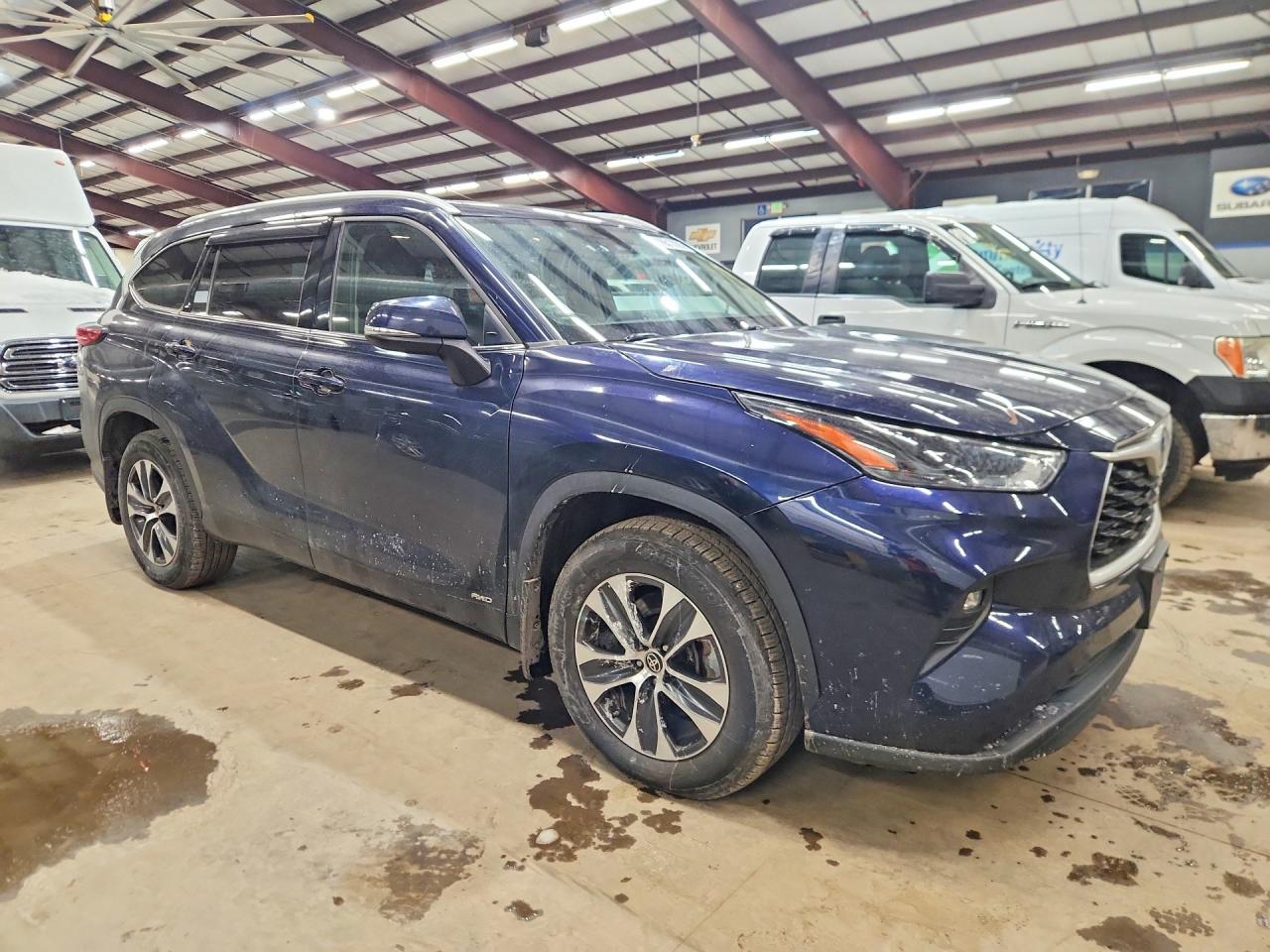 2022 TOYOTA HIGHLANDER HYBRID XLE photo 4