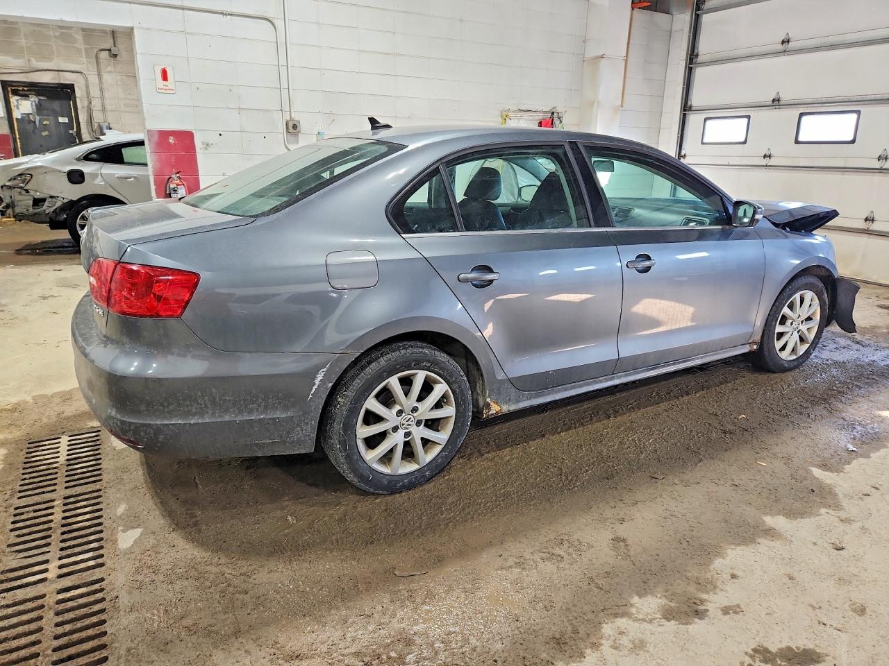 2013 VOLKSWAGEN JETTA SE photo 3