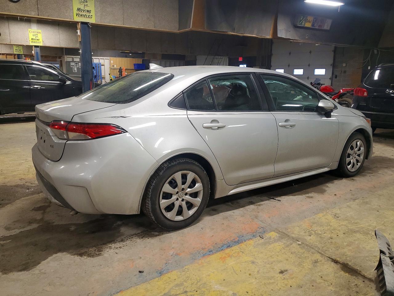 2021 TOYOTA COROLLA LE photo 3