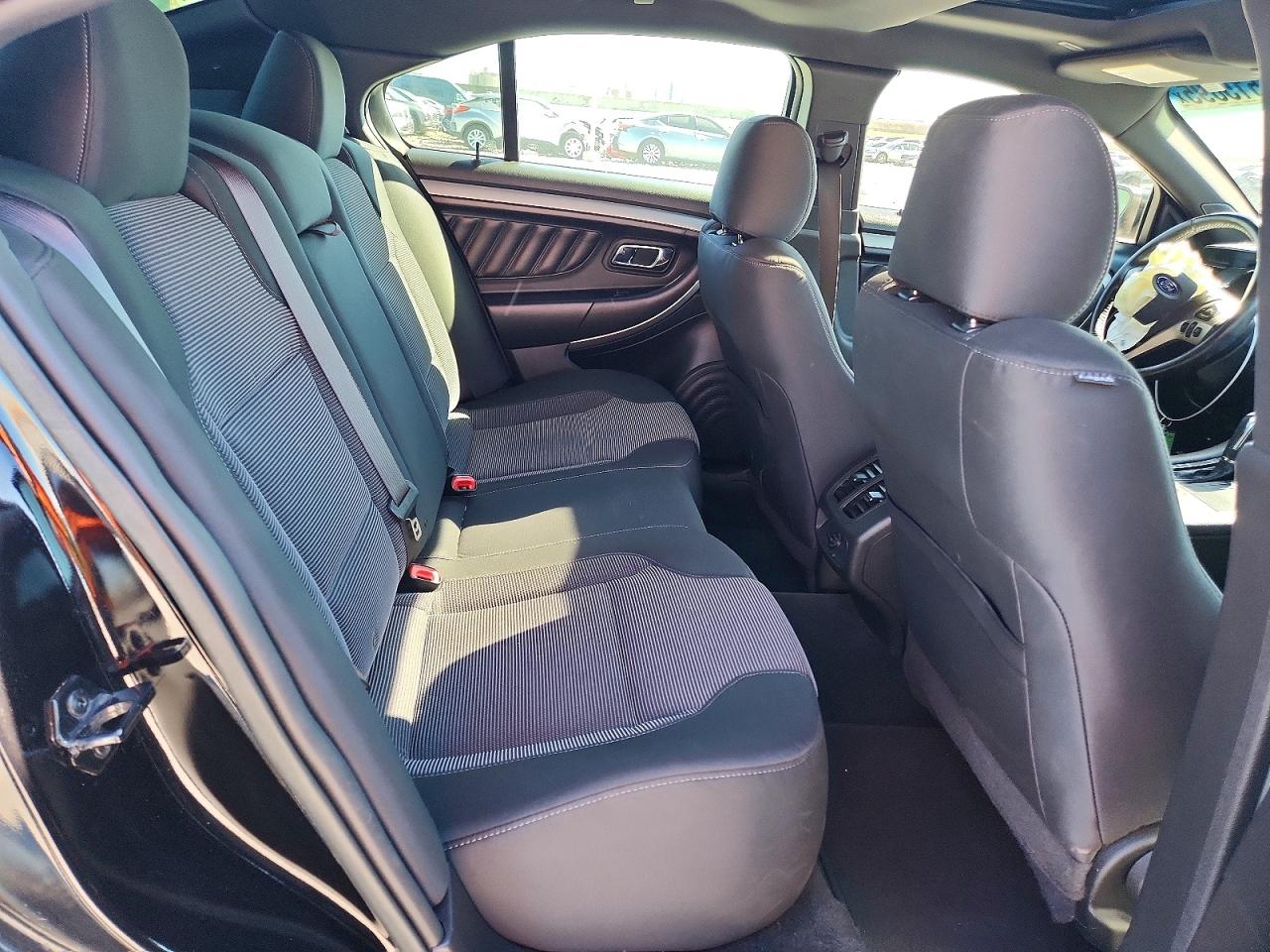 2016 FORD TAURUS SEL photo 19