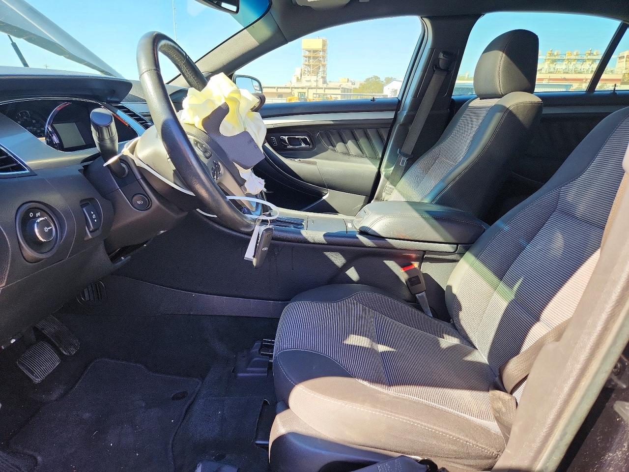 2016 FORD TAURUS SEL photo 13