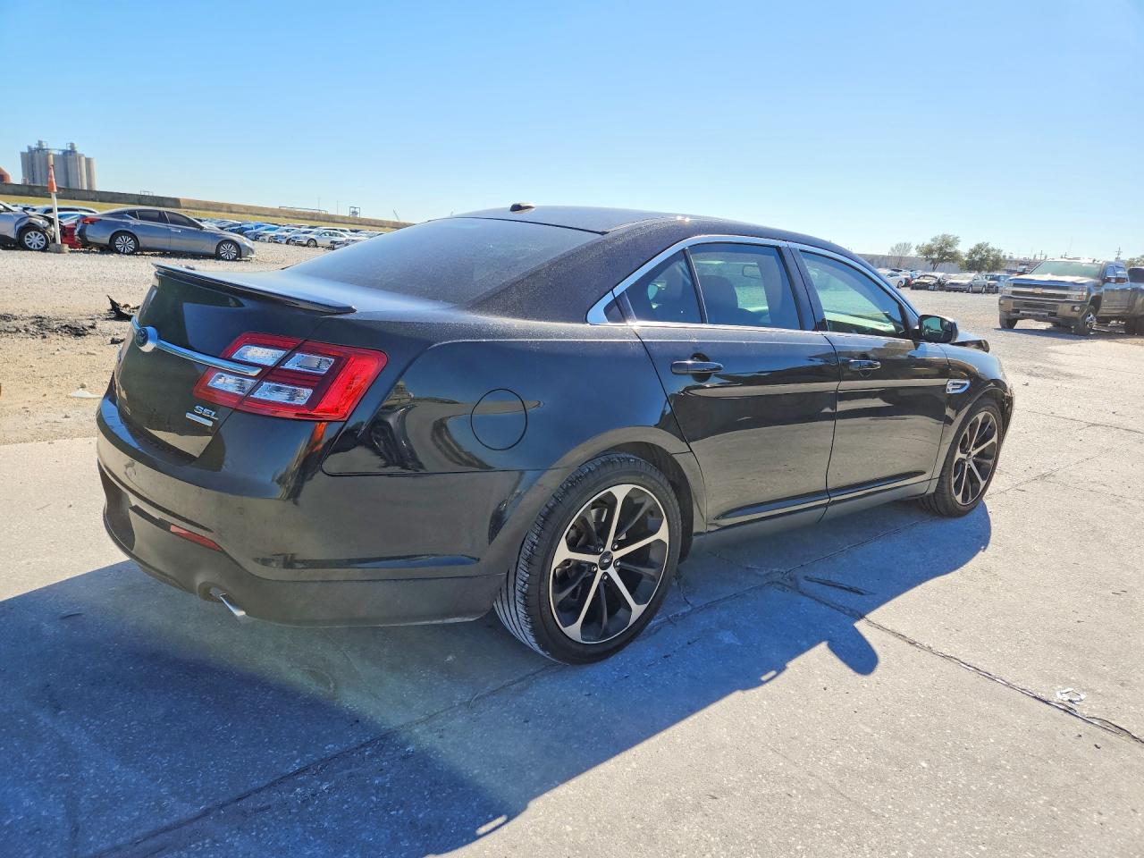 2016 FORD TAURUS SEL photo 5
