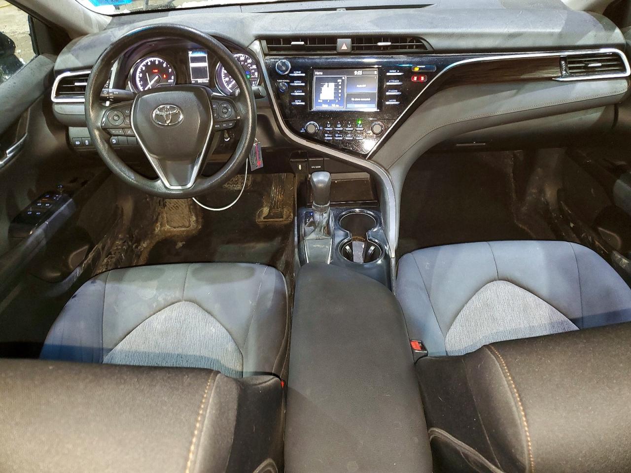 2018 TOYOTA CAMRY LE photo 8