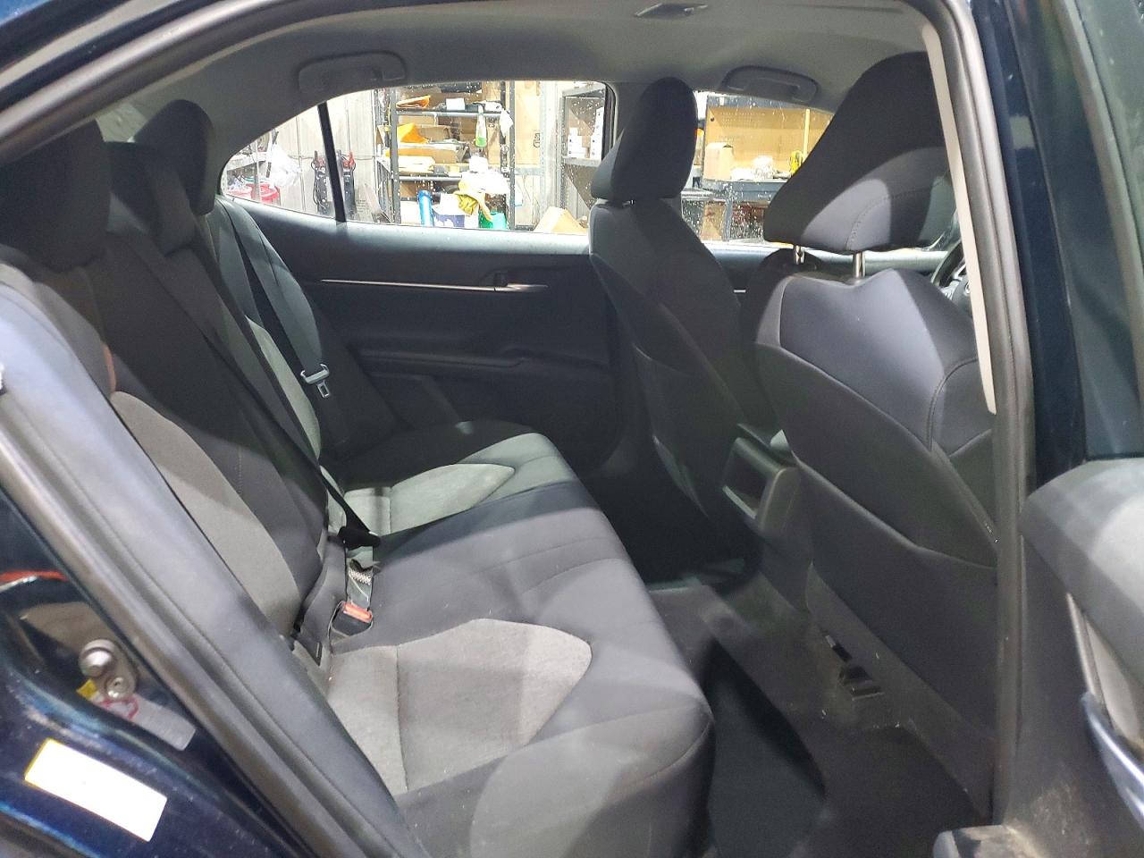 2018 TOYOTA CAMRY LE photo 10