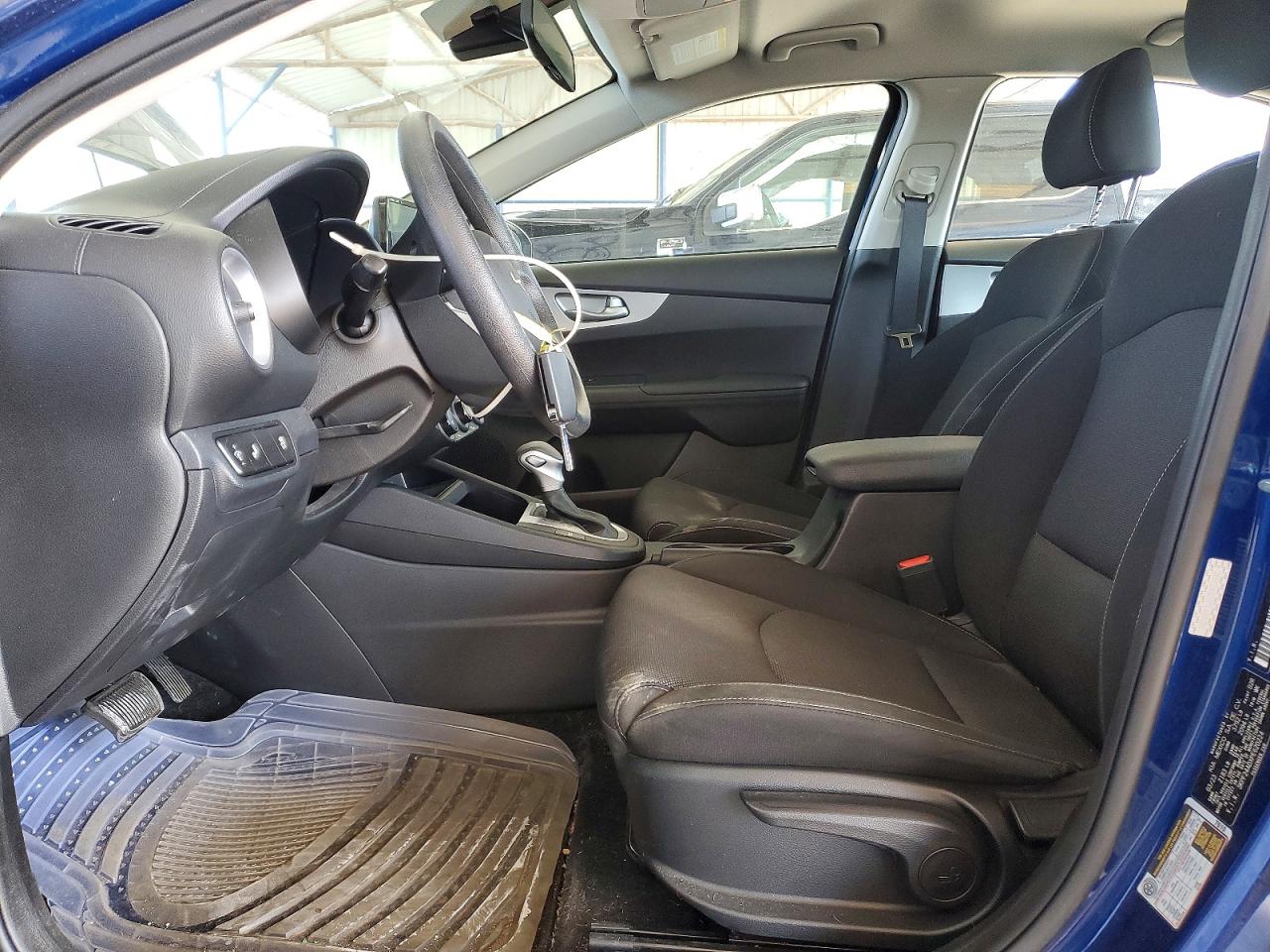 2023 KIA FORTE LX photo 13