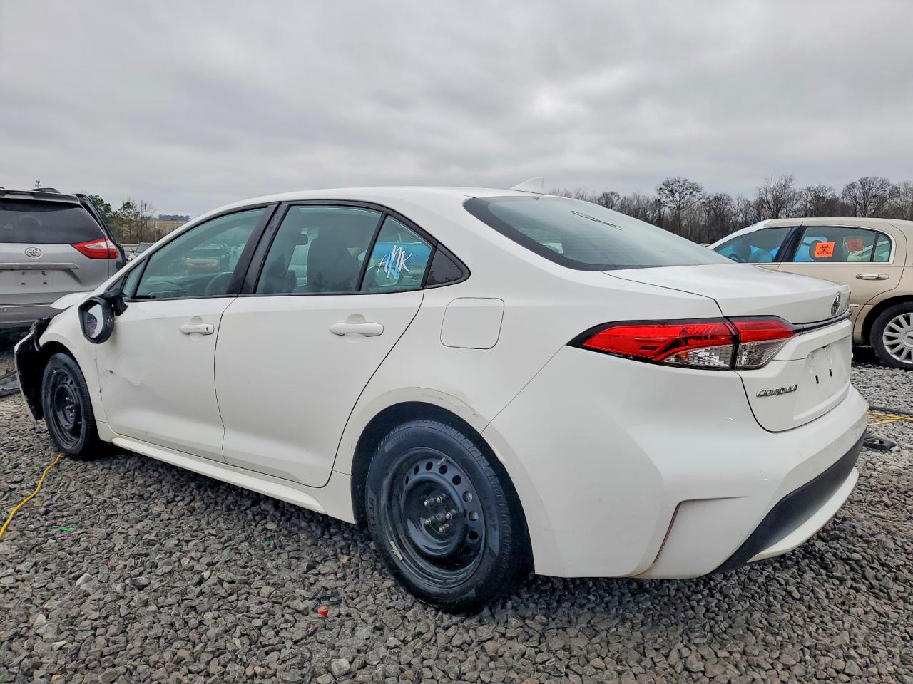 2020 TOYOTA COROLLA LE photo 2