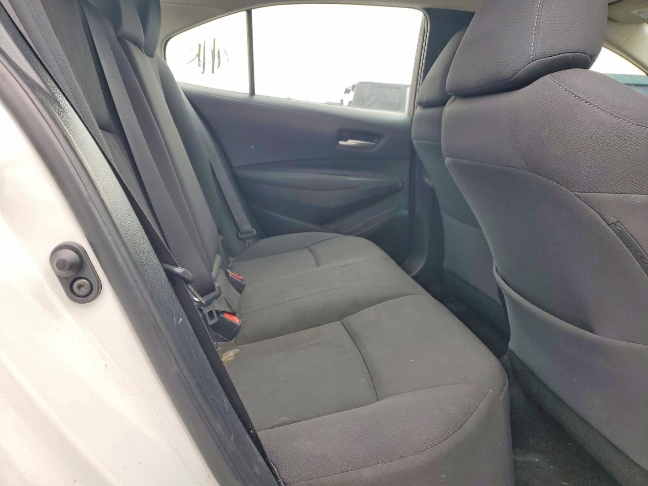 2020 TOYOTA COROLLA LE photo 10