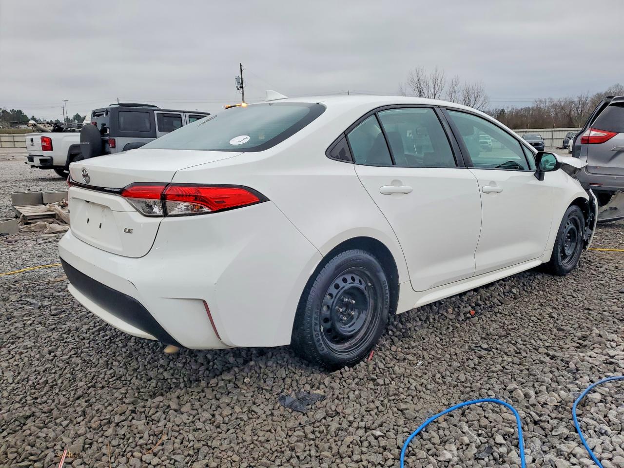 2020 TOYOTA COROLLA LE photo 3