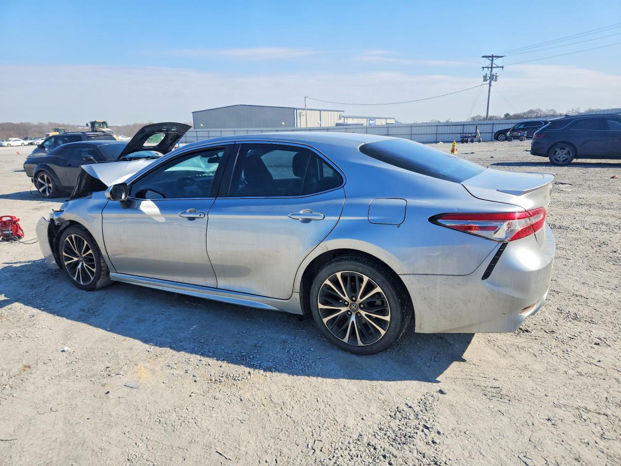 2018 TOYOTA CAMRY photo 4