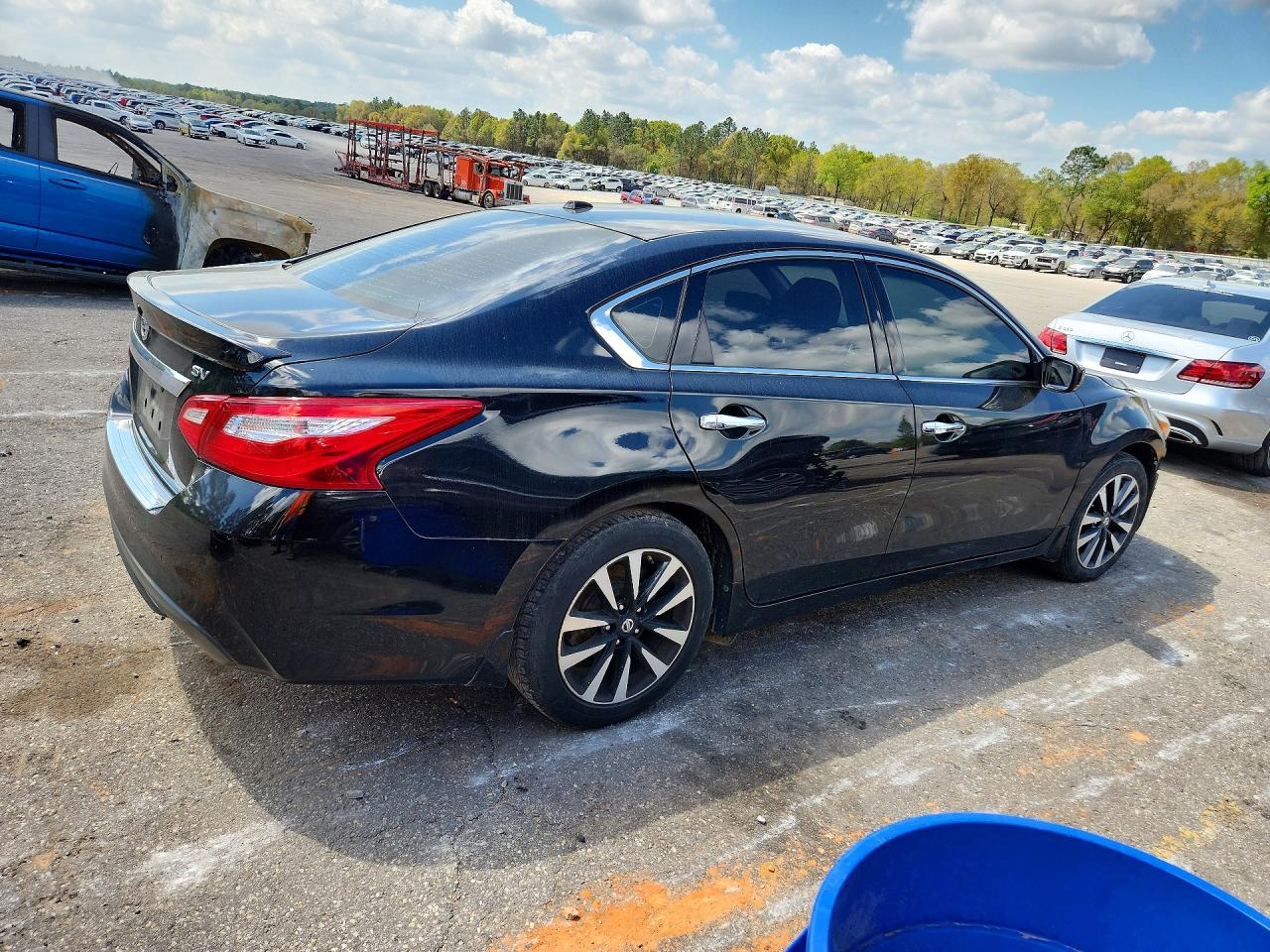 2017 NISSAN ALTIMA photo 5