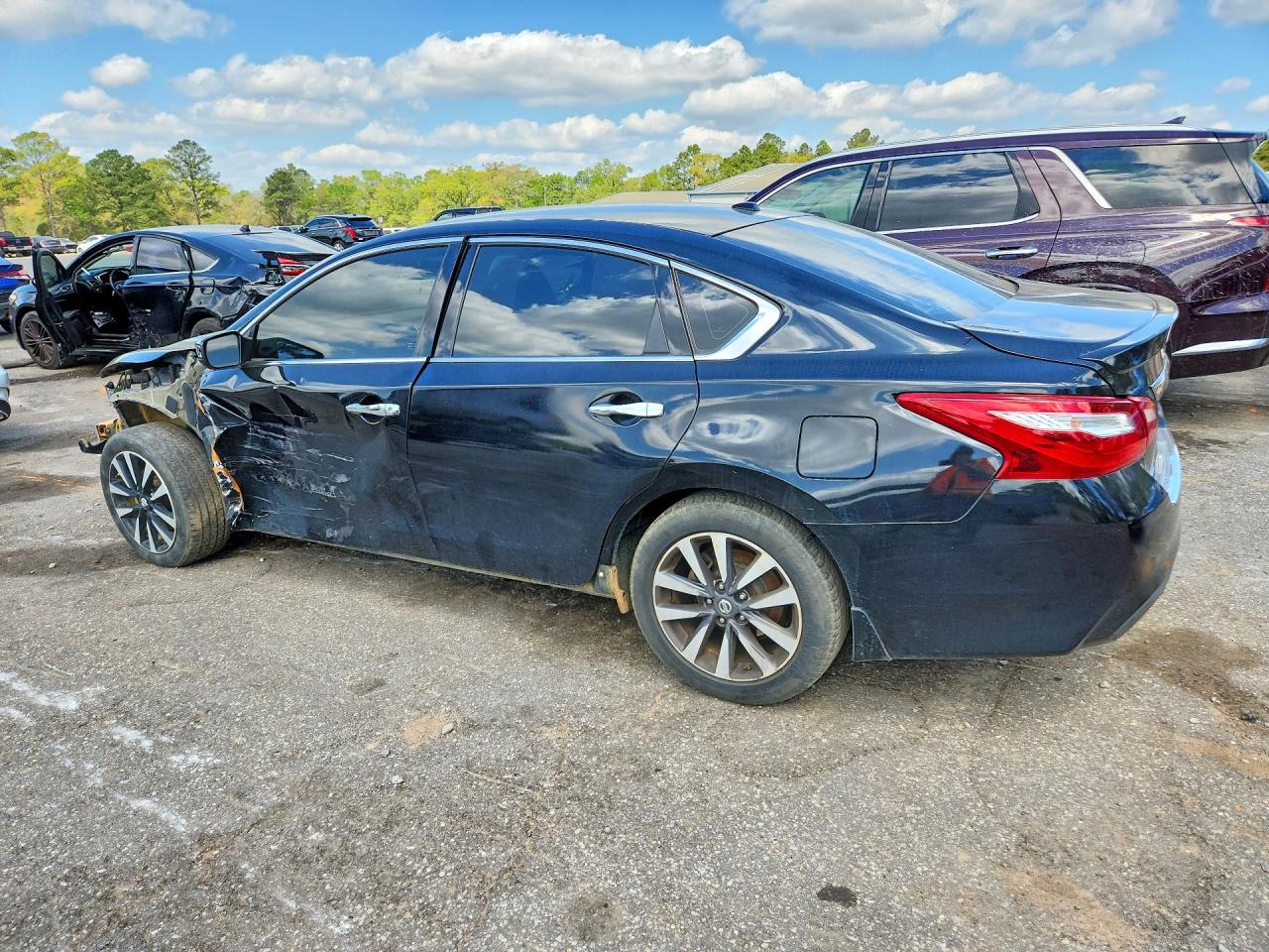 2017 NISSAN ALTIMA photo 3