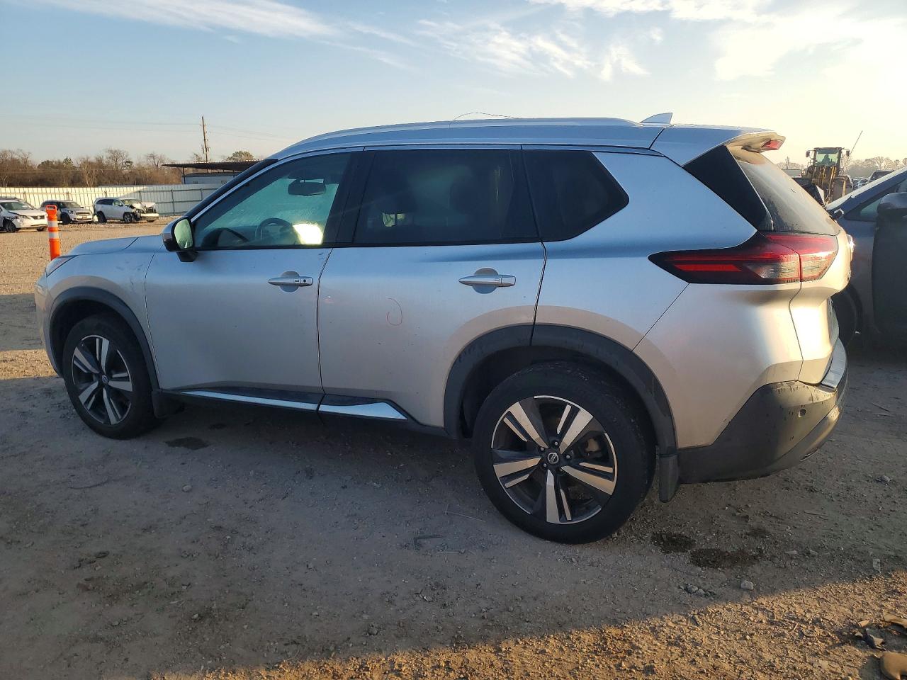 2021 NISSAN ROGUE SL photo 3
