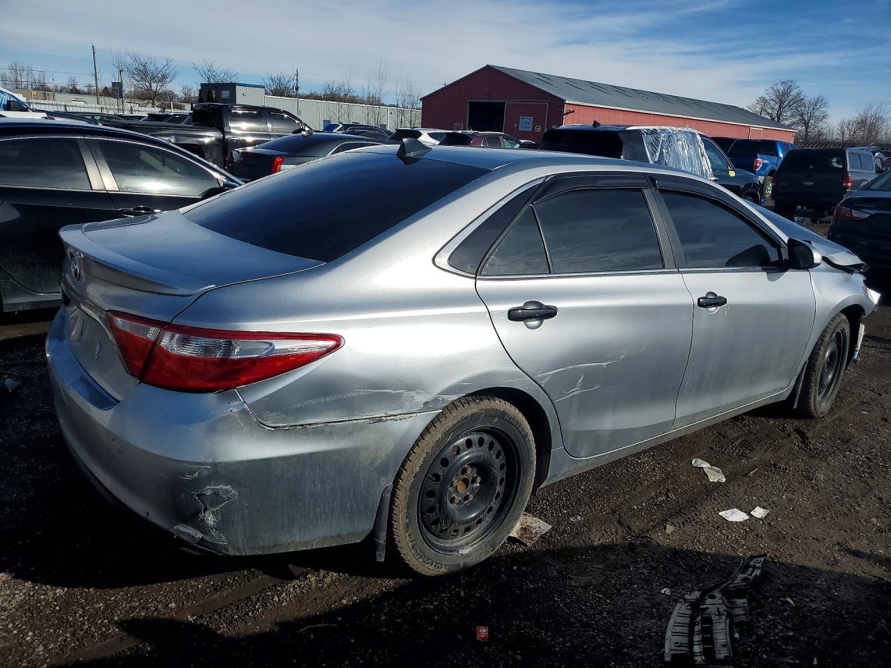 2017 TOYOTA CAMRY photo 3