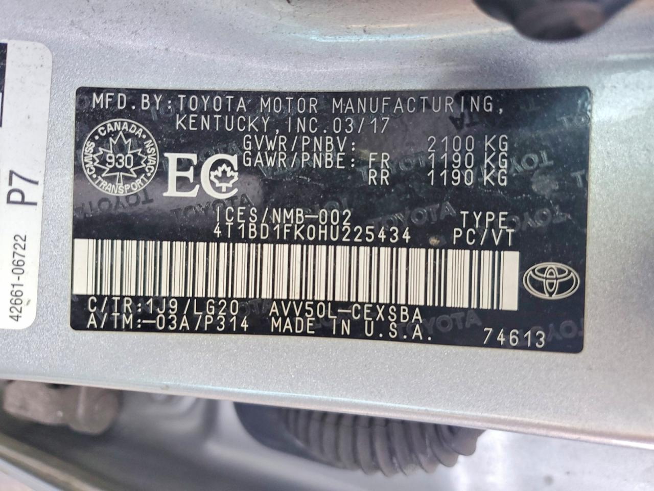 2017 TOYOTA CAMRY photo 12