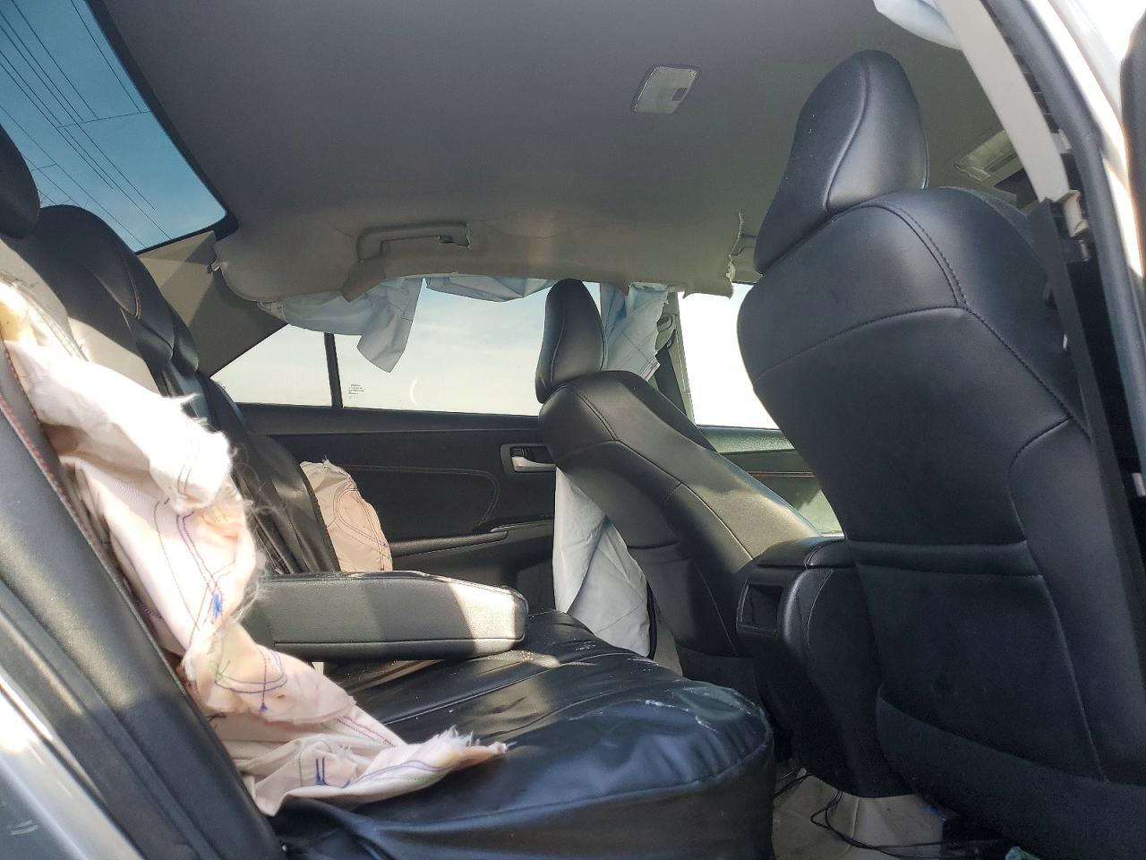 2017 TOYOTA CAMRY photo 10